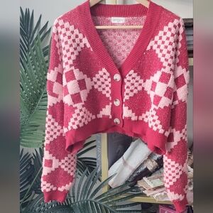 Vestique Pink and Red Cropped Sweater - Women's Size Medium